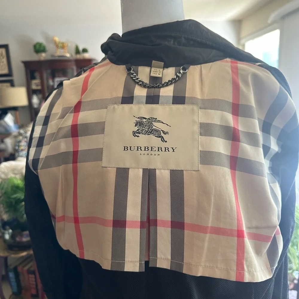 Burberry London Raincoat - Picture 4 of 8